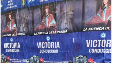 Photo of «Victoria Conducción»: afiches que echaron nafta a la interna del gobierno