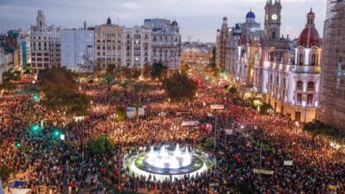 Photo of Indignación en Valencia: Miles marchan por la dimisión de Mazón tras la dana