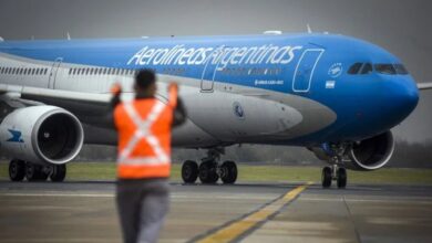 Photo of Las autoridades de Aerolíneas Argentinas se encuentran reunidas con los gremios