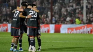 Photo of River le ganó un partidazo a Instituto y no se baja de la pelea en la Liga Profesional