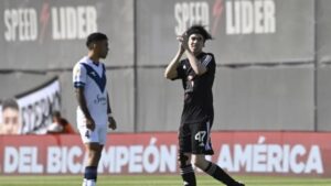 Photo of Papelón en el fútbol argentino: debutó el streamer santotomesino Spreen y jugó menos de un minuto