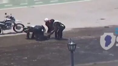 Photo of La Policía rescató a una mujer que cayó y fue arrastrada por el río Suquía