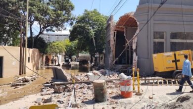 Photo of Cayó una pared de un comercio en barrio Güemes