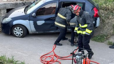 Photo of Rescataron a un conductor que cayó a un canal tras un choque en Córdoba