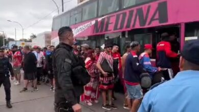 Photo of Los Andes vs. Sarmiento en Alberdi: detuvieron a barras de Belgrano por tenencia de arma de fuego y un chaleco de la Municipalidad