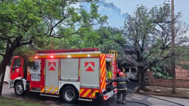 Photo of Se incendió una casa en Córdoba: tres autos y una moto quedaron destruidos