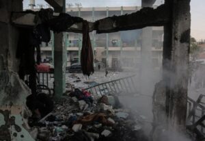 Photo of 20 muertos tras el bombardeo de Israel a una escuela en Gaza