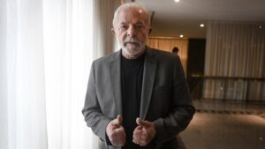 Photo of Lula Da Silva “pasó el día bien” pero será sometido a otra intervención