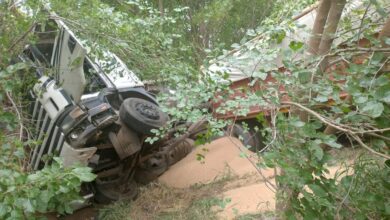 Photo of Accidentes en Córdoba: dos vuelcos hicieron perder su carga a dos camiones