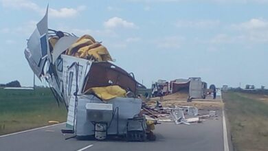 Photo of Corte de ruta en Córdoba tras el choque de un camión y un tren agrícola