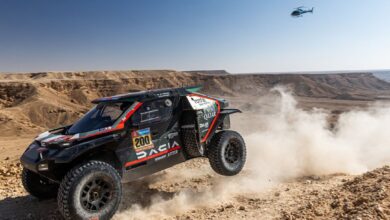 Photo of Nasser Al-Attiyah celebra su victoria en la etapa 9 y se prepara para el desafío final contra Yazeed Al-Rajhi