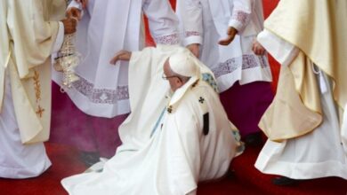 Photo of El Papa Francisco sufrió una lesión en el brazo a causa de una caída