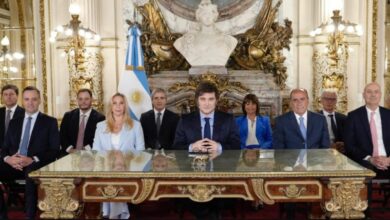 Photo of El Gobierno llama a 2025 el “Año de la reconstrucción de la Nación argentina”