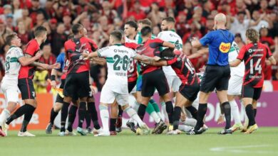 Photo of Violento final en el clásico de Curitiba: Coritiba y Paranaense protagonizan una batalla campal