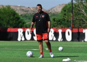 Photo of Fabbiani fue presentado oficialmente en Newell’s y ya dirigió su primera práctica