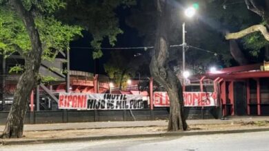 Photo of Colgaron pasacalles contra la dirigencia de Newell’s y en reclamo de “elecciones ya” en el Coloso