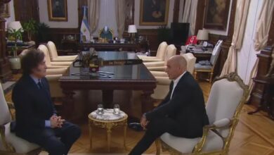 Photo of Javier Milei: «El cupo trans es absolutista» y el nuevo apodo para Lali Espósito