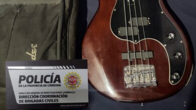 Photo of La Policía de Córdoba recuperó el bajo robado a un músico de La Barra