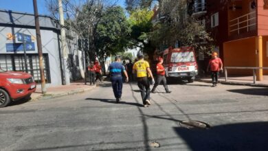 Photo of Se incendió un edificio donde vivían 26 personas: pánico, saltos al vacío y llamas