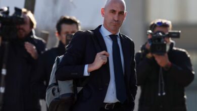 Photo of Luis Rubiales: Multa y prohibición de acercarse a Jenni Hermoso tras el escandaloso beso