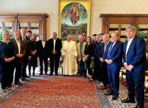 Photo of «Rezamos por vos», el mensaje de la CGT al papa Francisco
