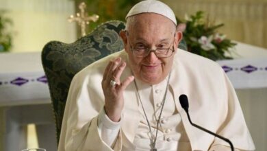 Photo of El Papa presentó una «leve mejoría» pero los médicos aún no le dan el alta