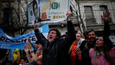 Photo of Cae la imagen de Milei: dólar, FMI y apoyos, el triángulo de hierro que enfrenta el Gobierno