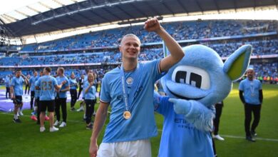 Photo of Insólito: Haaland acusado de causar una conmoción cerebral a la mascota del Manchester City