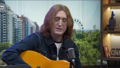 Photo of Entrevista: la singular historia de Javier Parisi, el John Lennon argentino