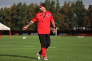 Photo of Newell’s trabaja a doble turno con la mira puesta en Boca