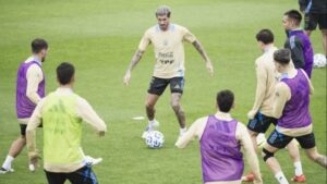 Photo of Primer entrenamiento de la Selección Argentina con el plantel completo