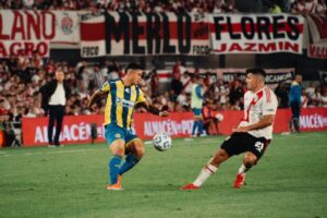 Photo of Central cosechó un buen empate frente a River en el Monumental