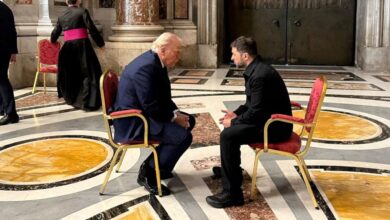 Photo of La imagen que da la vuelta al mundo: Trump y Zelensky se reunieron en el Vaticano