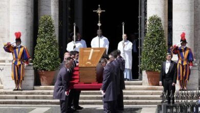 Photo of El Papa Francisco fue sepultado en la basílica de Santa María la Mayor