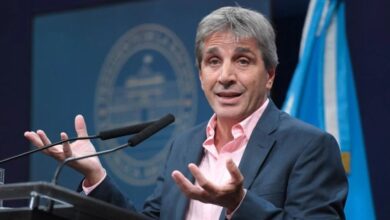 Photo of Luis Caputo anticipó una medida para fomentar el uso de dólares que «va a sorprender»
