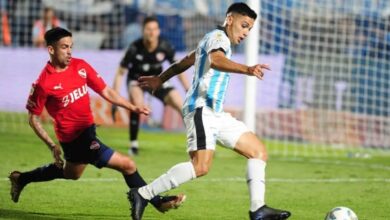 Photo of Atlético Tucumán e Independiente disputan el partido que se había suspendido por lluvia
