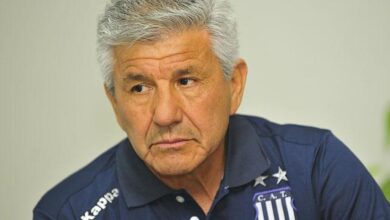 Photo of Luis Adolfo Galván internado con un grave cuadro de neumonía bilateral