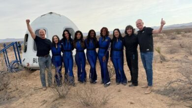 Photo of Katy Perry y una tripulación exclusiva de mujeres viajan al espacio