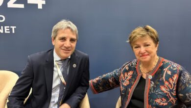 Photo of Luis Caputo llega a Washington para presentar los primeros resultados del plan Milei