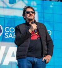 Photo of VILLA MARÍA | CONECTANDO SABERES: ANTE UN TEATRINO REPLETO, FELIPE PIGNA DISERTÓ SOBRE HISTORIA ARGENTINA