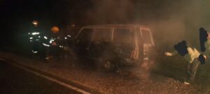 Photo of ARDIÓ EN PLENA RUTA: UN AUTOMÓVIL SE INCENDIÓ CERCA DE LA FRANCIA
