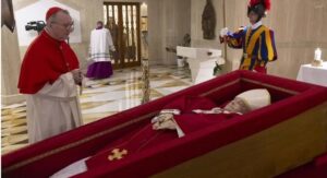 Photo of El Vaticano espera más de 200.000 fieles para la última despedida al Sumo Pontífice