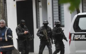 Photo of Ola de amenazas de bomba en Uruguay: tres detenidos