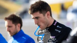 Photo of En Japón, Doohan se retiró dolorido de su Alpine e infringió dos puntos del protocolo médico de la FIA
