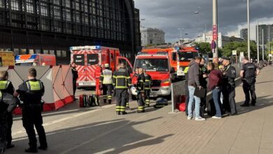 Photo of Al menos 17 heridos tras ser atacados por una mujer con un cuchillo en Hamburgo