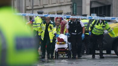 Photo of Locura en Liverpool: un auto embistió a hinchas durante los festejos por el título