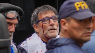 Photo of El cura Francisco Oliveira fue herido en la represión a la marcha de jubilados