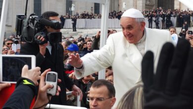 Photo of Una encuesta mostró un fuerte apoyo a la tarea del papa Francisco