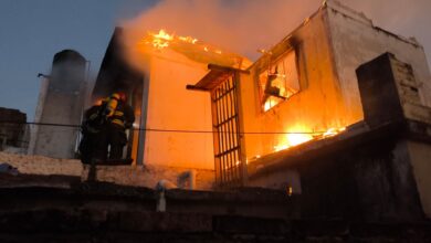 Photo of Un incendio arrasó con una casa prefabricada y una familia tuvo que se evacuada