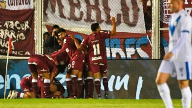 Photo of Lanús superó a Vélez y avanzó en la Copa Argentina
